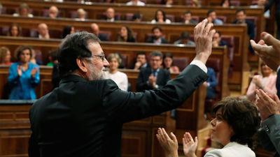 Rajoy felicita a Sánchez, da las gracias y dice que ha sido un honor ser presidente