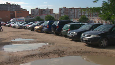 Aparcamientos disuasorios, unos vacíos y otros a reventar