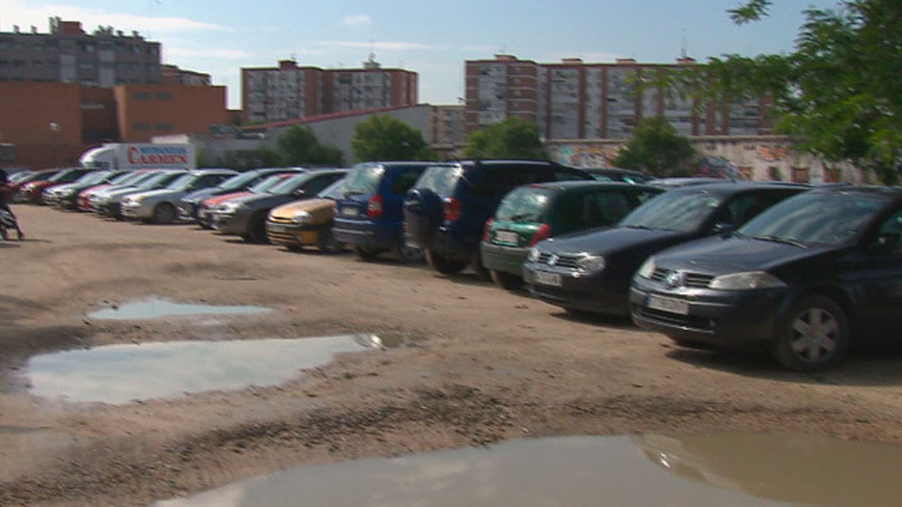 Aparcamientos disuasorios, unos vacíos y otros a reventar