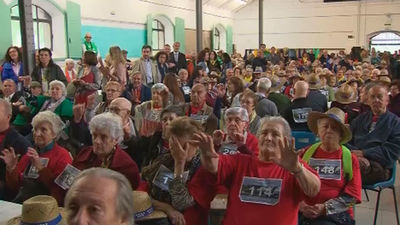 Medio millar de mayores de Madrid participan en la marcha para hacer ejercicio