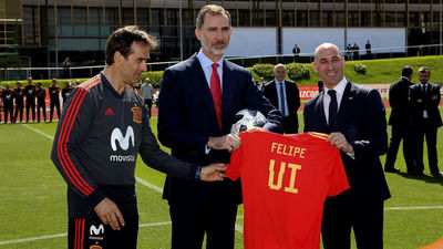 Felipe VI despide a la selección antes de partir hacia Rusia