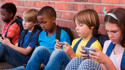 El Parlamento francés prohíbe los teléfonos móviles en las escuelas