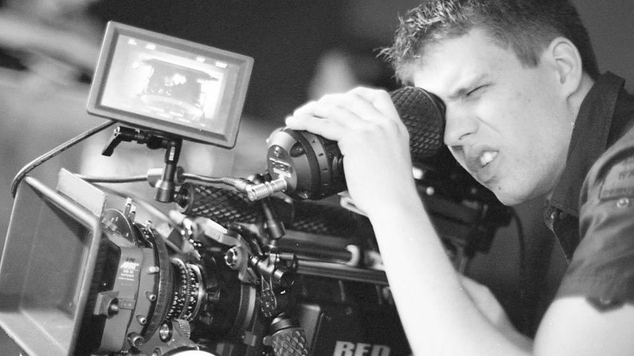 'En tránsito', se narran las vicisitudes de un refugiado alemán que huye de los campos de concentración encontrándose en una Fr