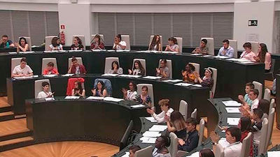 Los adolescentes madrileños abroncan a los grupos políticos y al Consistorio