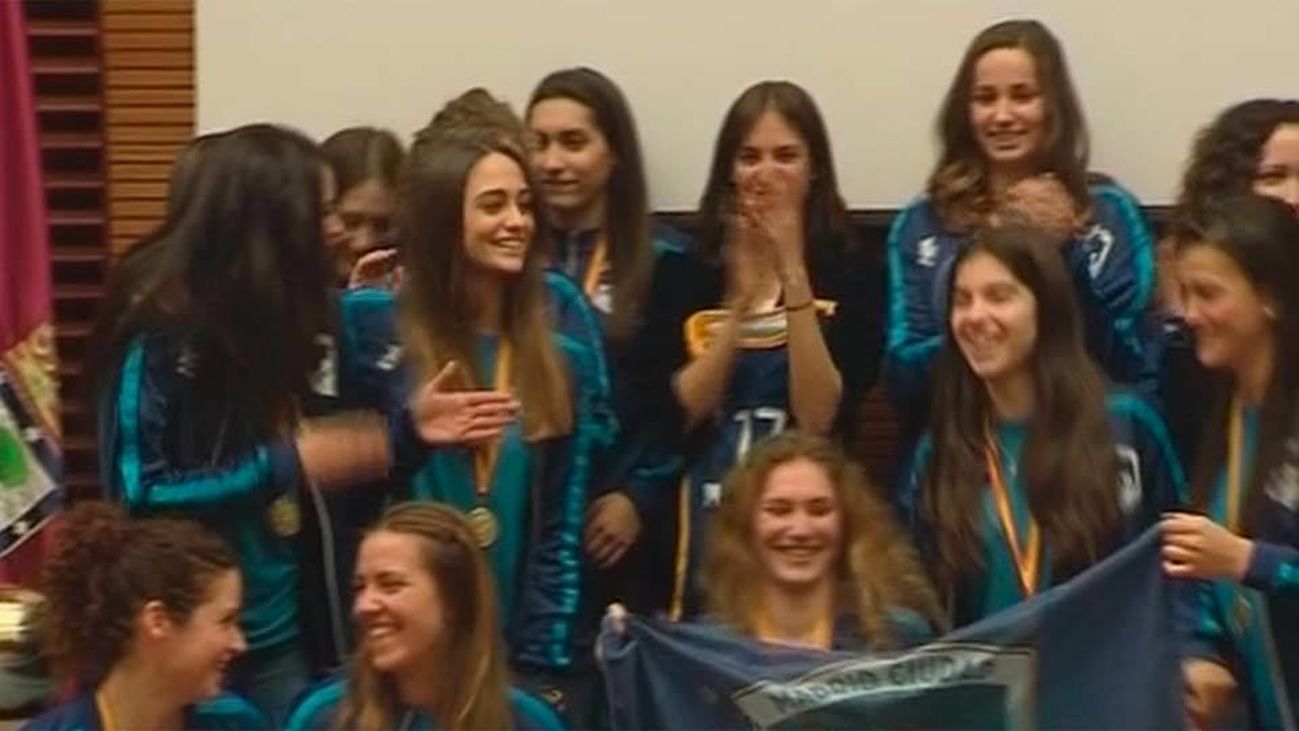 Las integrantes del Club Voleibol de Chamberí buscan un patrocinador en tiempo récord