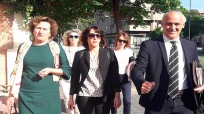 El abogado de Juana Rivas se va de la sala y obliga a aplazar el juicio