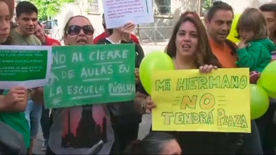 Indignación por el cierre de aulas en un colegio público