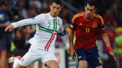 España, contra Cristiano y la crisis