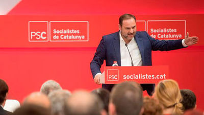 Abalos dice que los migrantes del Aquarius  tendrán una "autorización especial" de un mes