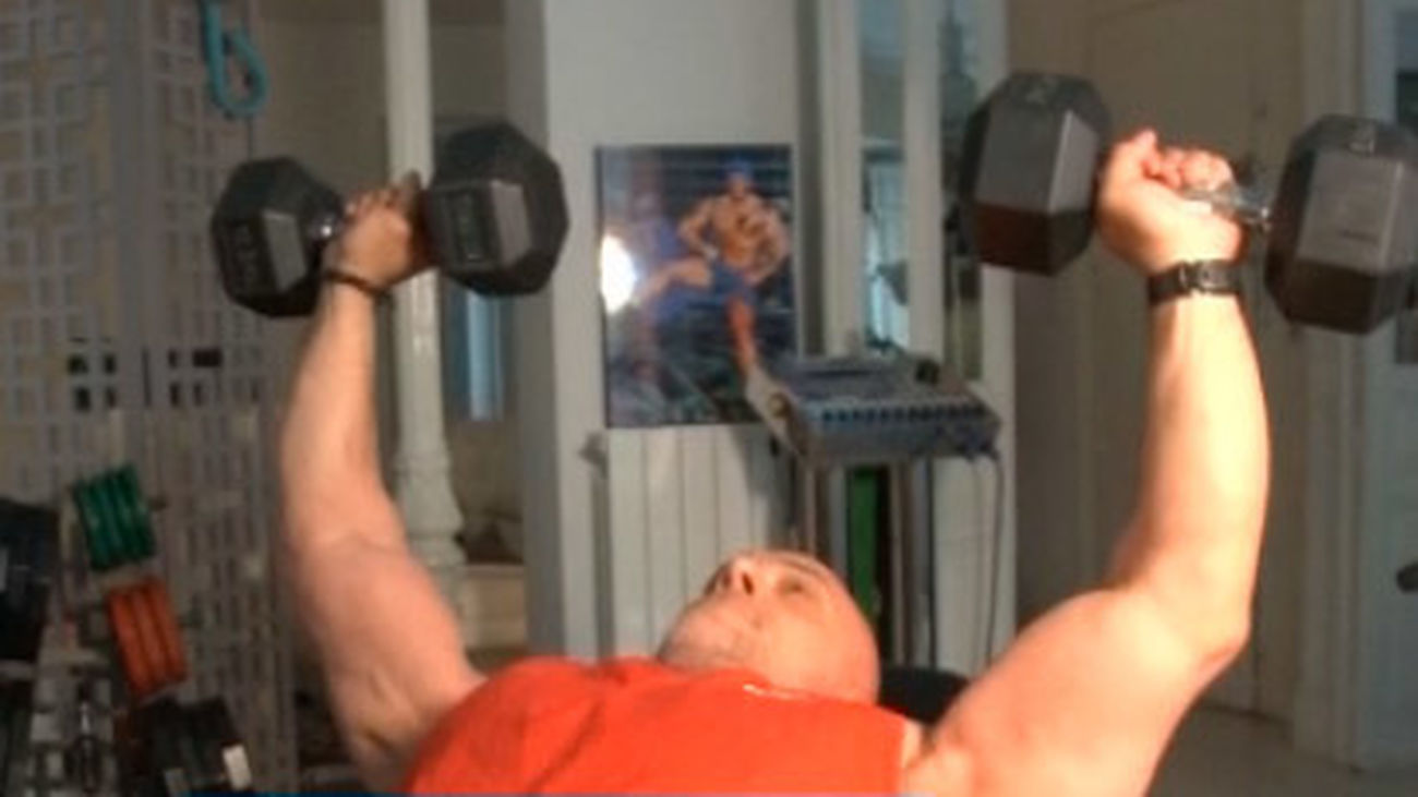 José Cano, de una infancia con obesidad a Míster Universo 2003