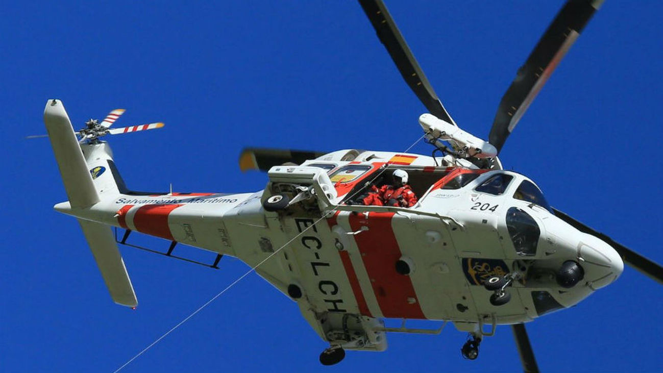 Localizan un cayuco con 17 muertos y 3 supervivientes al sur de El Hierro