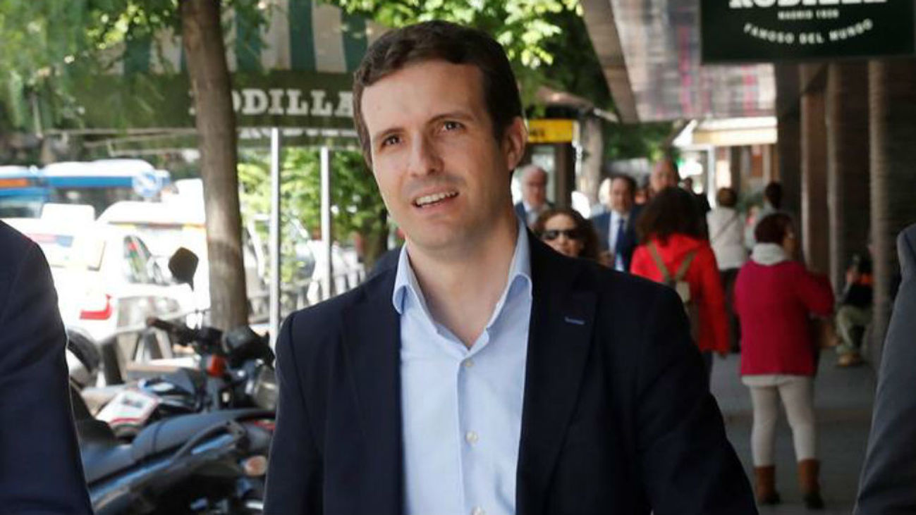 La jueza que investiga el máster de Casado pide certificar su condición de diputado