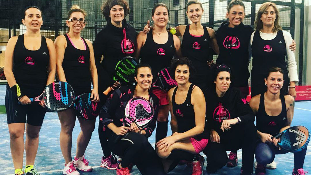 Club de Pádel Troyanas, elegantes sobre la pista