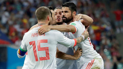 España busca goles ante el muro iraní