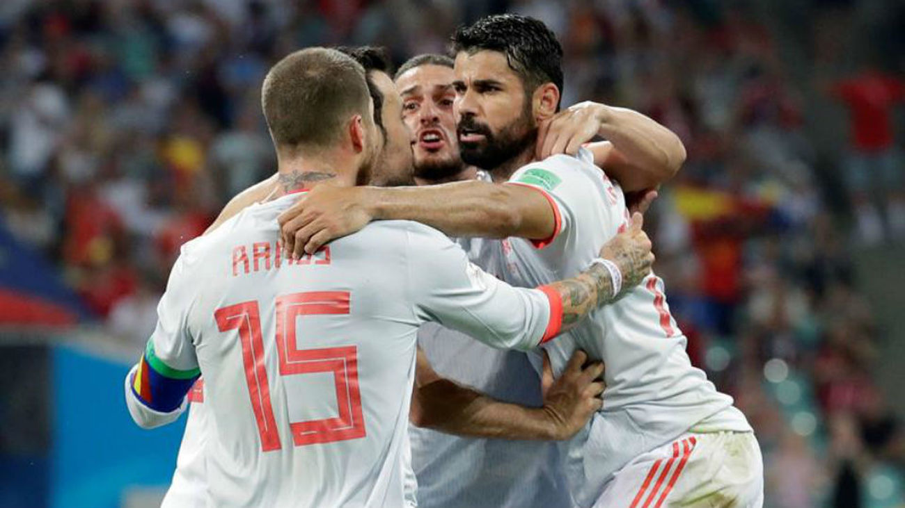 España busca goles ante el muro iraní
