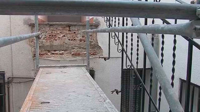 El Ayuntamiento autorizará la ejecución inmediata de obras en la corrala de  Santísima Trinidad