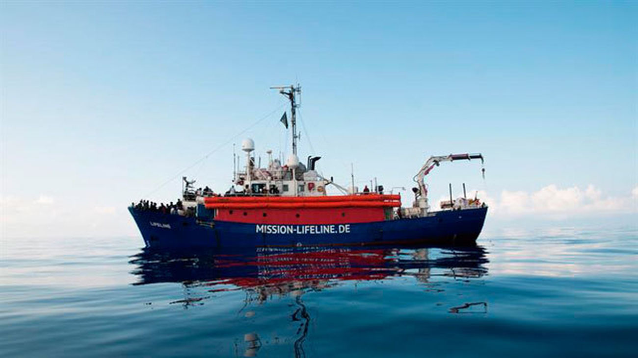 El barco de la ONG alemana Lifeline