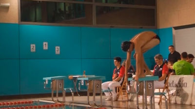 Javier Salas, natación de la mano de la ONCE