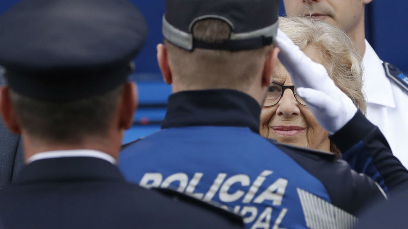 Carmena promete a la Policía Municipal una mejora de su situación laboral