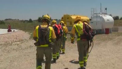 Madrid aumenta en cerca de 40 efectivos diarios su lucha contra el fuego