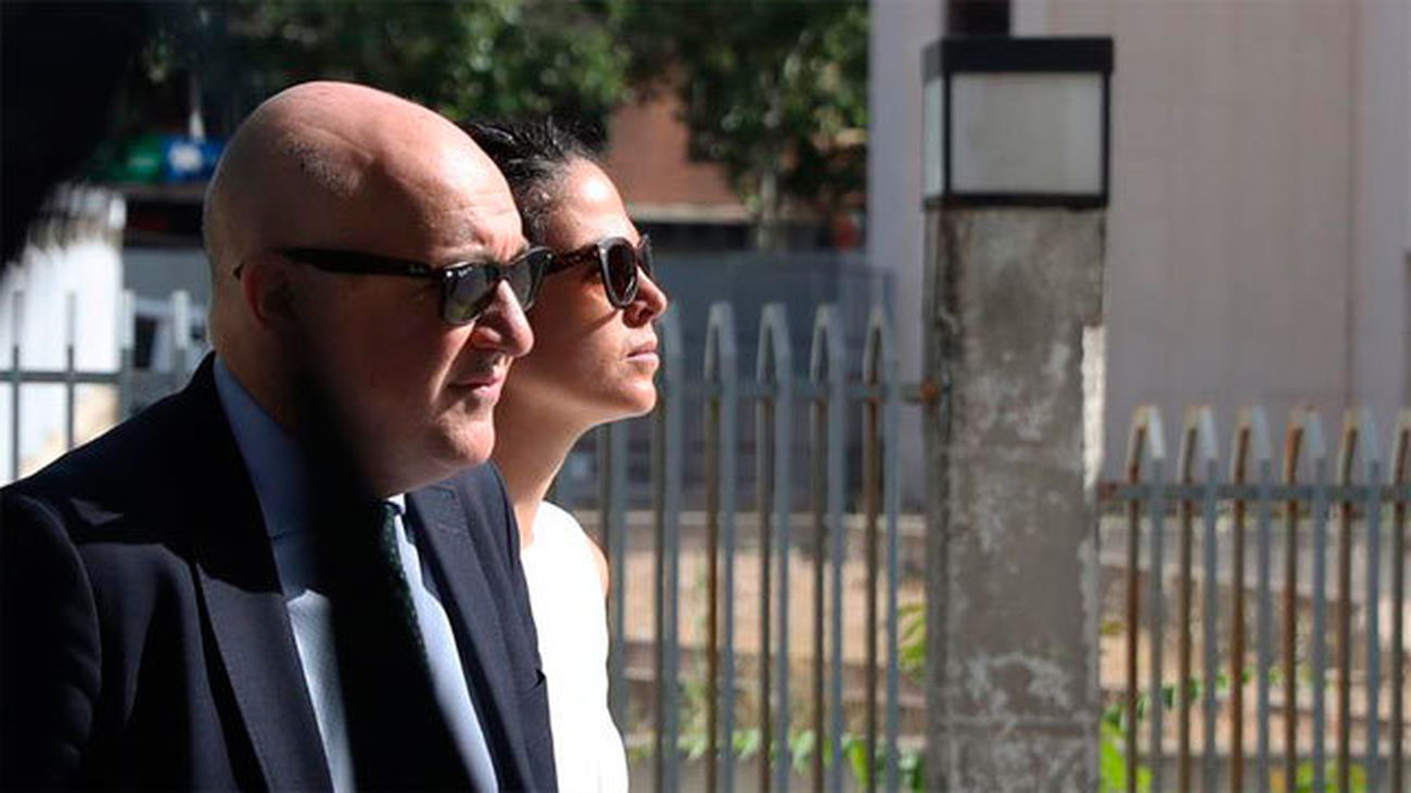 López de los Mozos acusa a Rosado de presionarla para falsificar su firma en el acta del Máster