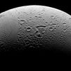 Encélado, la luna de Saturno, reúne los requisitos básicos para la vida