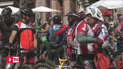 Protesta ciclista en Cercedilla contra el nuevo plan rector de la sierra del Guadarrama