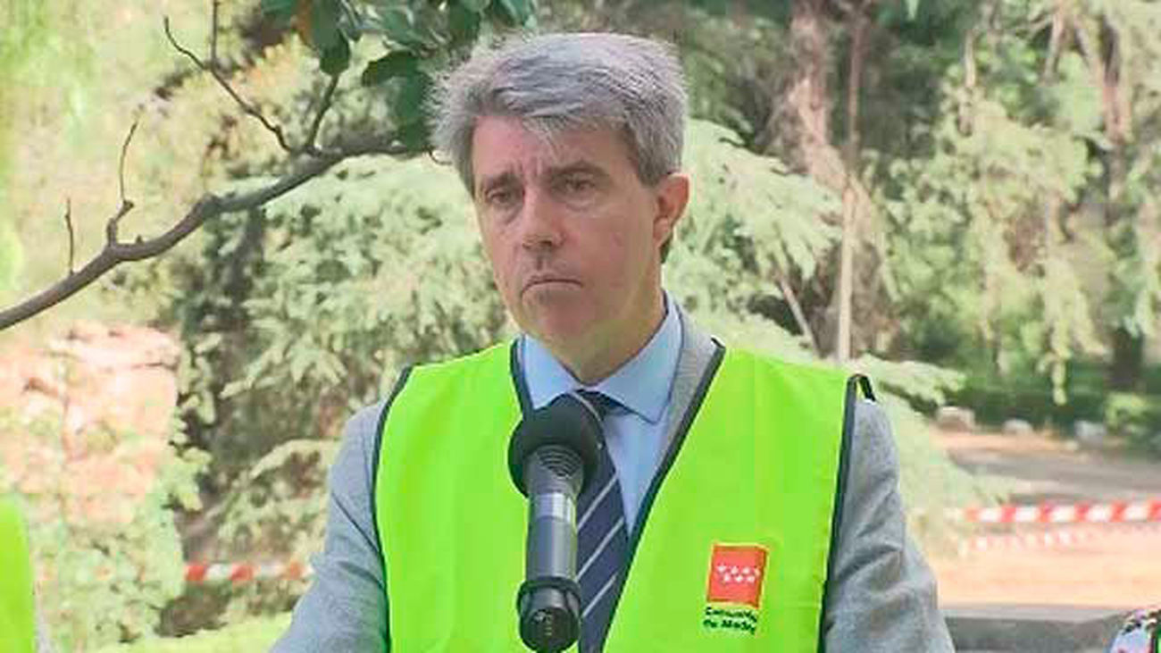 Garrido se entrevista con los organizadores del Orgullo ante el veto en la manifestación
