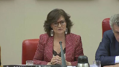Carmen Calvo acusa a "la derecha" de no aceptar la Constitución