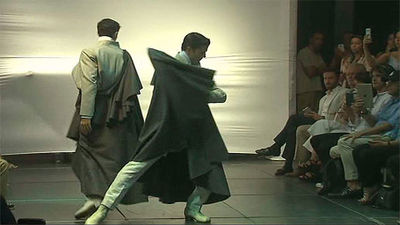 Higueras asiste al desfile de Oteyza que abre la Mercedes-Benz Fashion Week Madrid