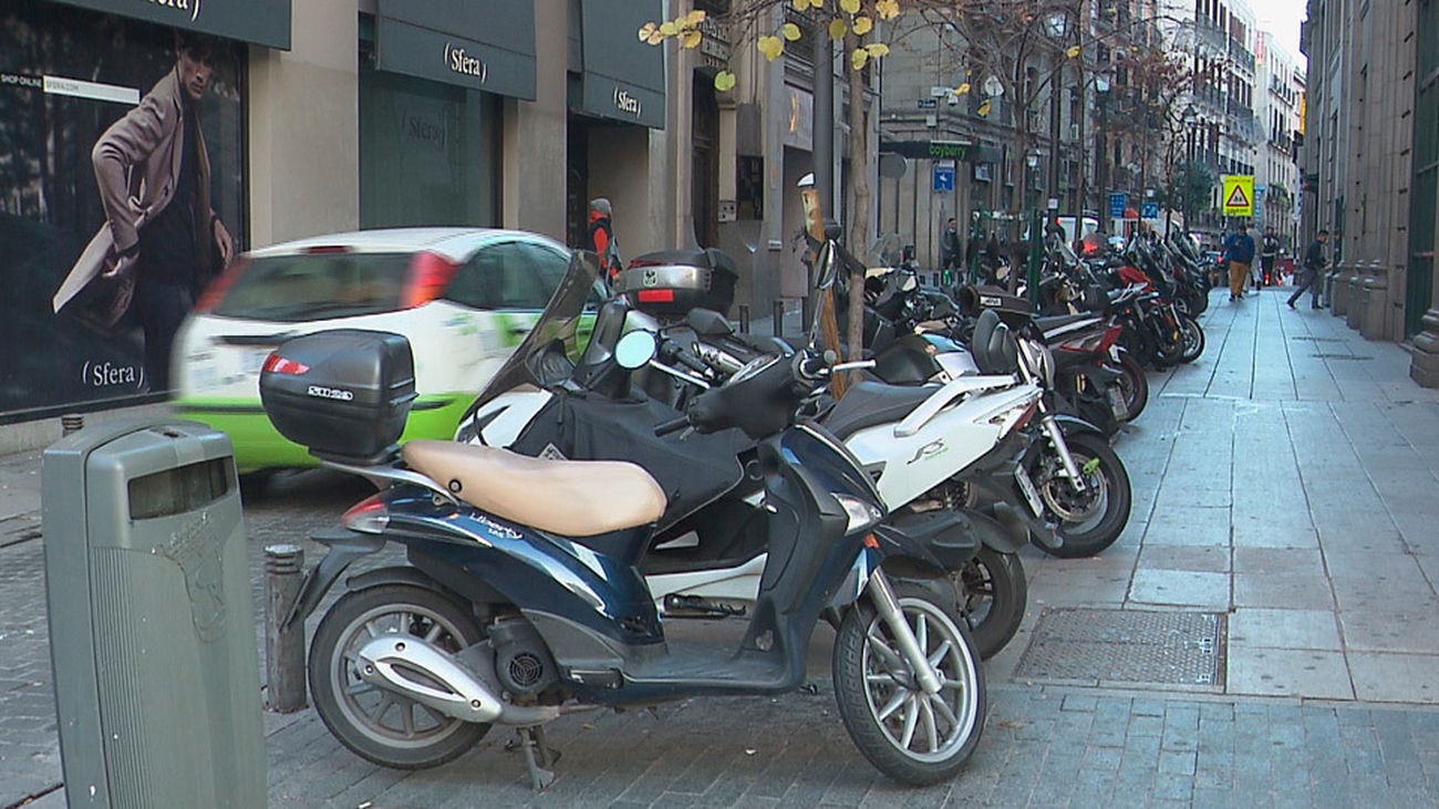 El distrito Centro amplía un 111% las zonas de aparcamiento de motos en la calzada