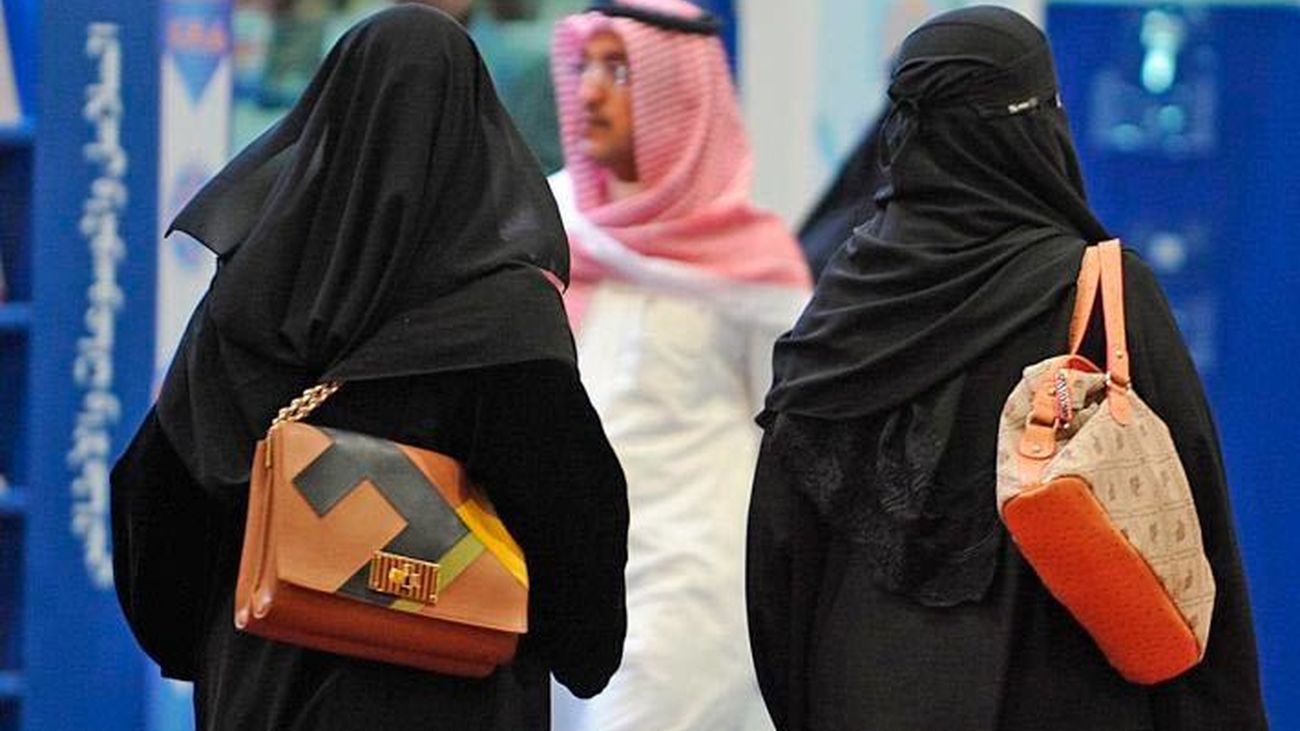 Las nuevas notarias podrán emitir poderes y dar fe de los contratos que acuerdan las empresas en el reino