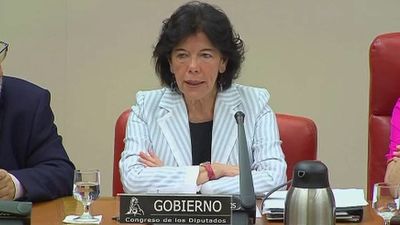 El Gobierno adecuará la Constitución a un lenguaje inclusivo que incluya a las mujeres