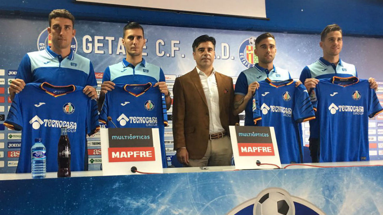 El Getafe presenta a cuatro fichajes de una tacada