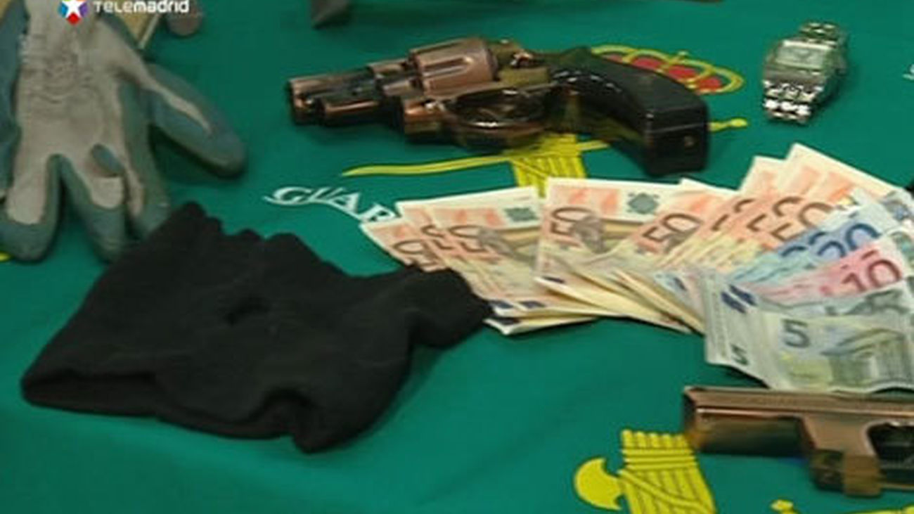 Billetes falsos incautados por la policía