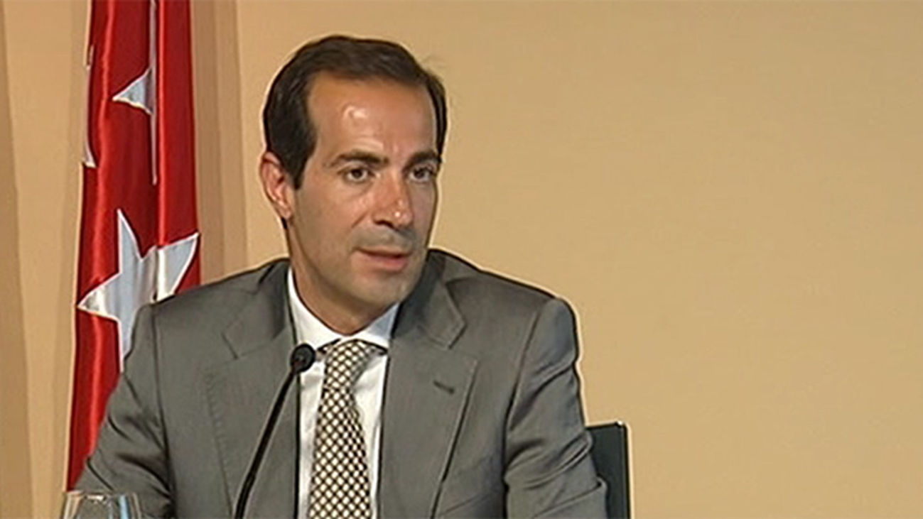 La Comunidad congelará tasas universitarias y dará 2.250 becas de excelencia