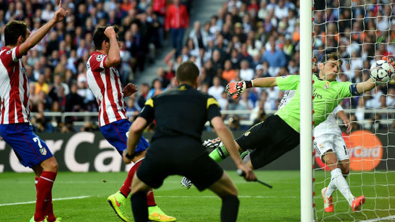 Escucha el gol de Godín (0-1)