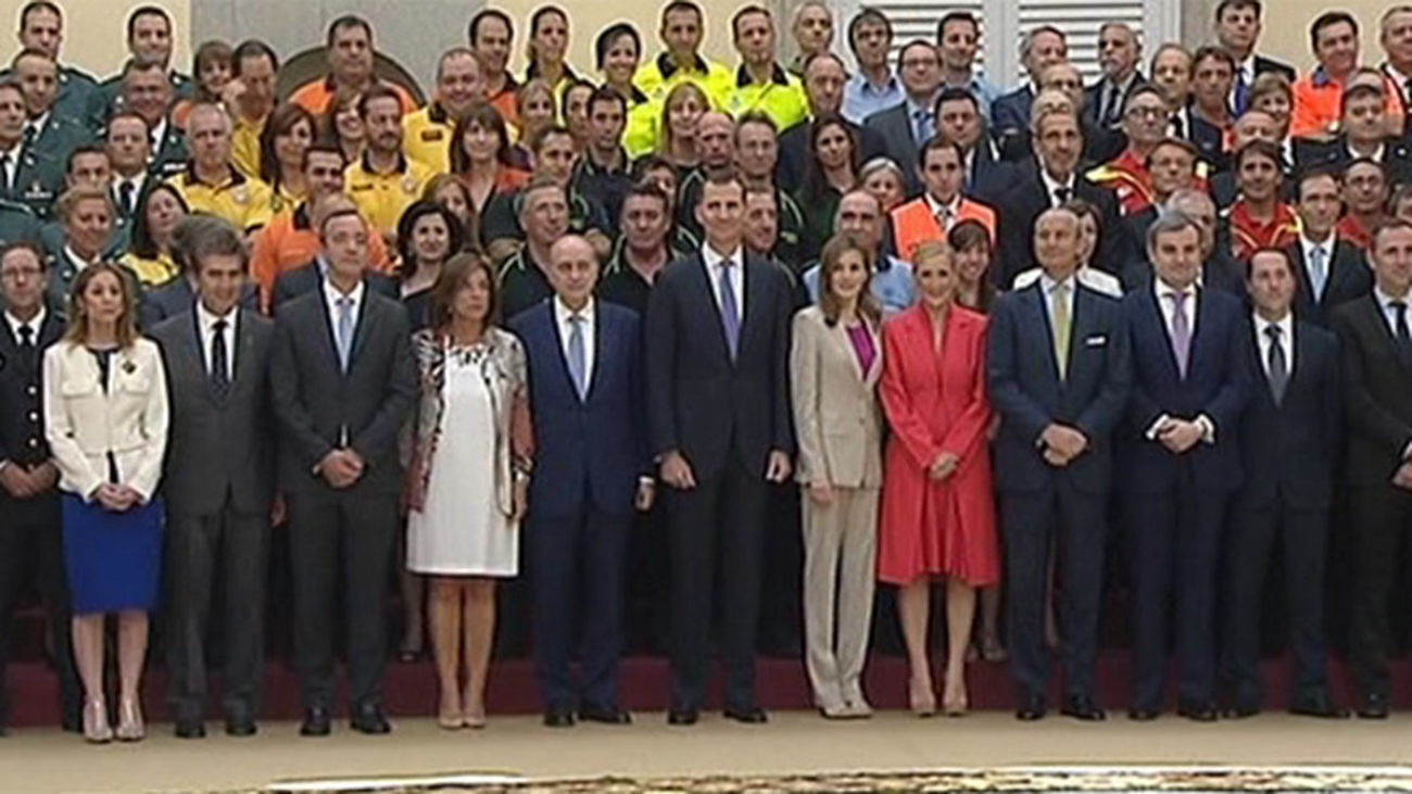 Felipe VI agradece la profesionalidad de quienes garantizaron la seguridad el día de su proclamación