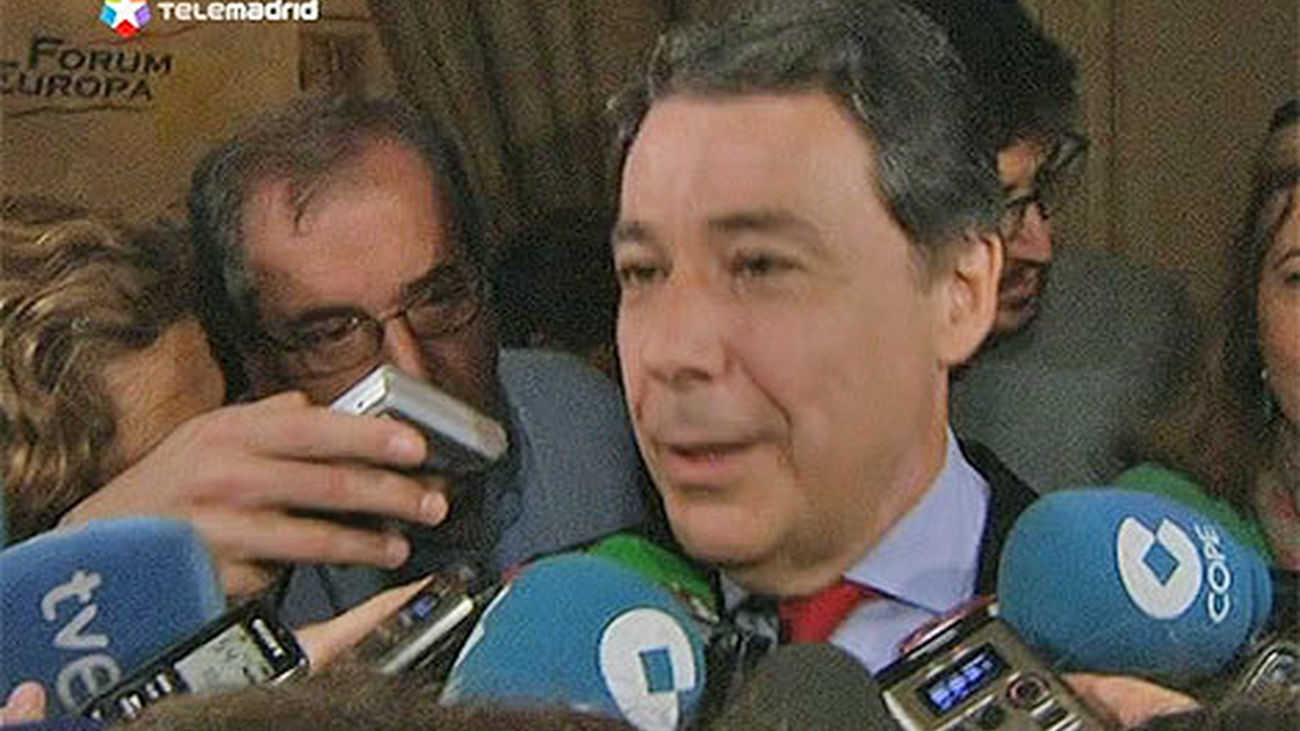 González anuncia que la oposiciones para plazas sanitarias comenzarán el 20 de septiembre