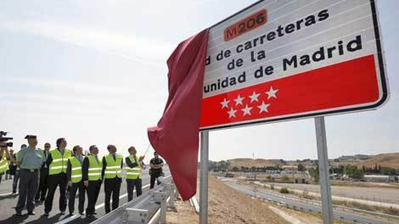 González abre al tráfico la autovía M-206 que mejora la seguridad vial