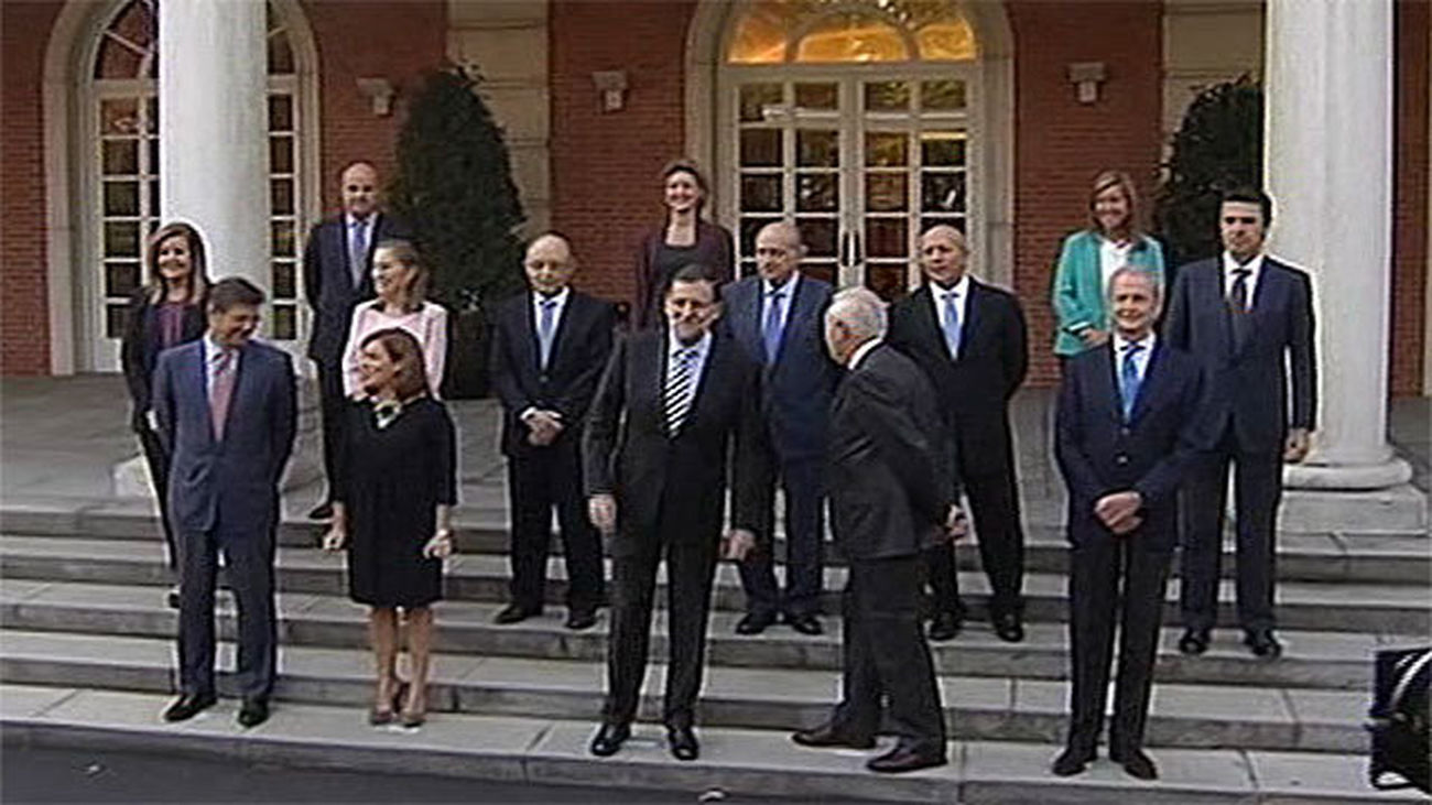 PP, PSOE y UPyD, partidarios de un replanteamiento general de los salarios del Gobierno