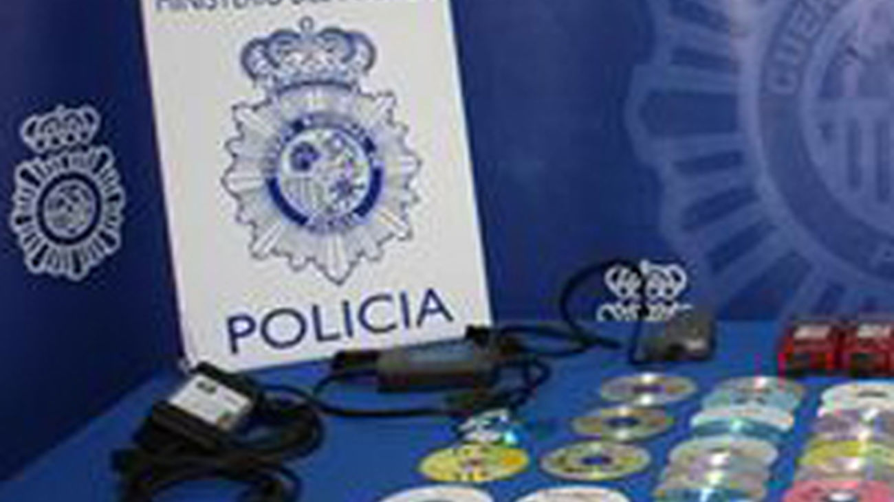 La Policía interviene 16 equipos piratas de diagnosis en un taller de Madrid