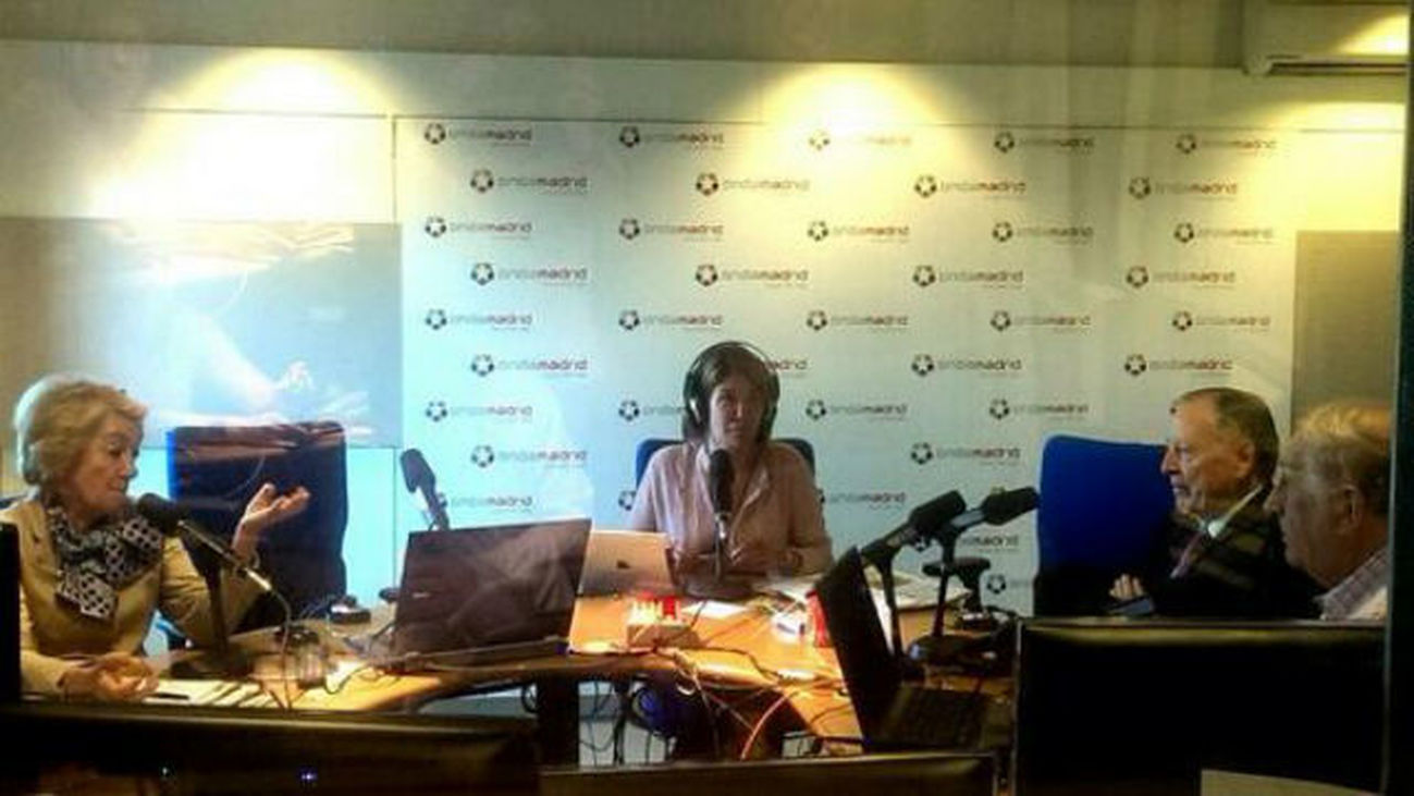 Tertulia con Curri Valenzuela, Crístina Alberdi, Inocencio Arias y José María Álvarez del Manzano