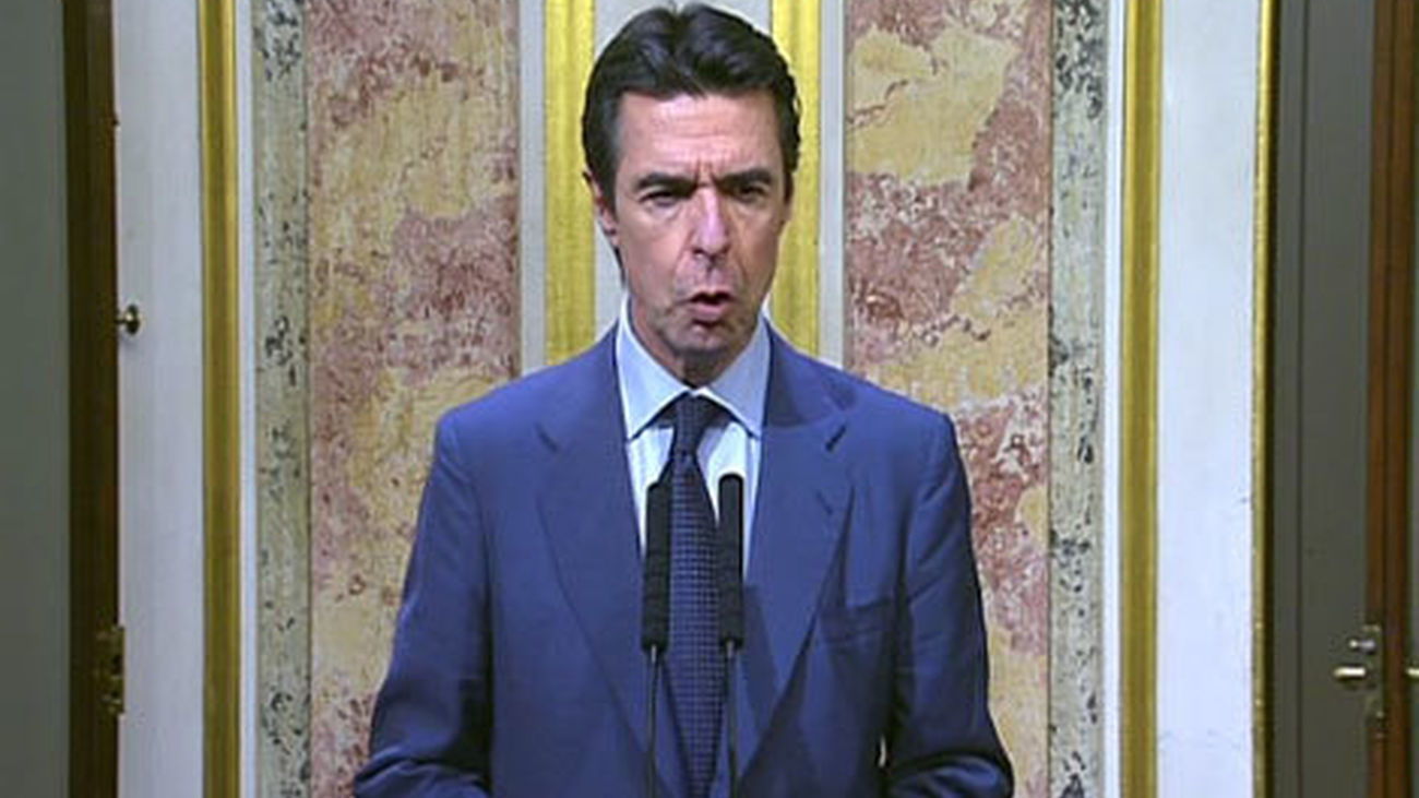 El ministro Soria dice que suspender la subasta de la luz tuvo "fundamento"