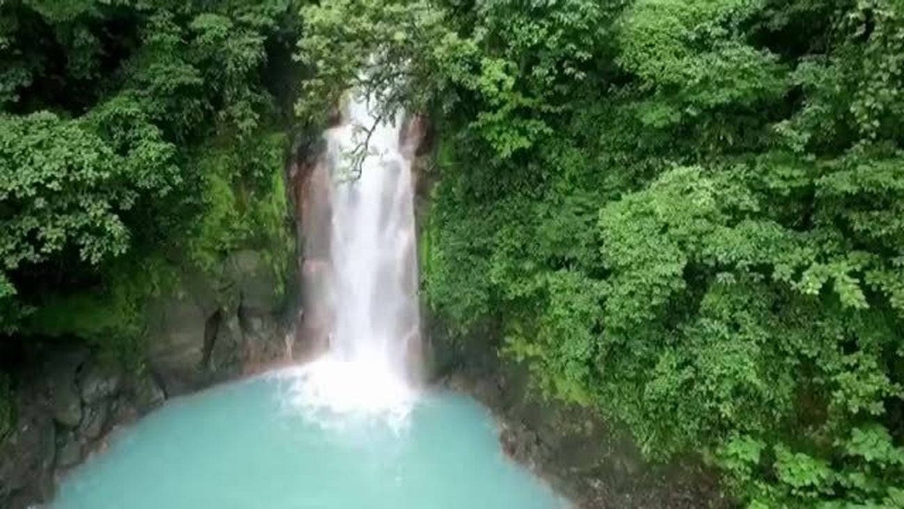 Descubriendo el Río Celeste y su color único