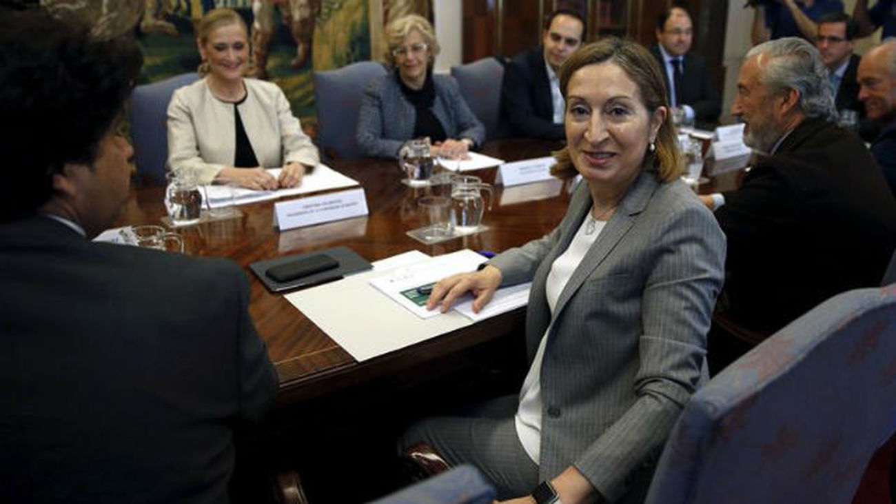 Ana Pastor intenta convencer a Carmena para que siga con la operación Chamartín