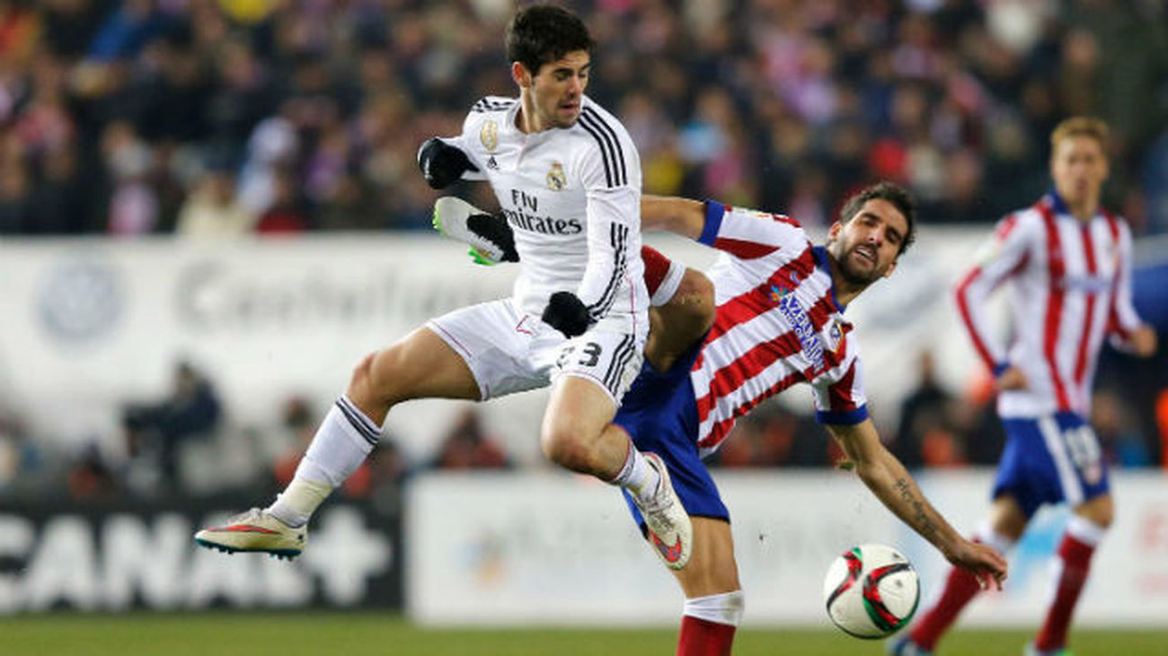 El Atlético pone contra las cuerdas al Real Madrid (2-0)