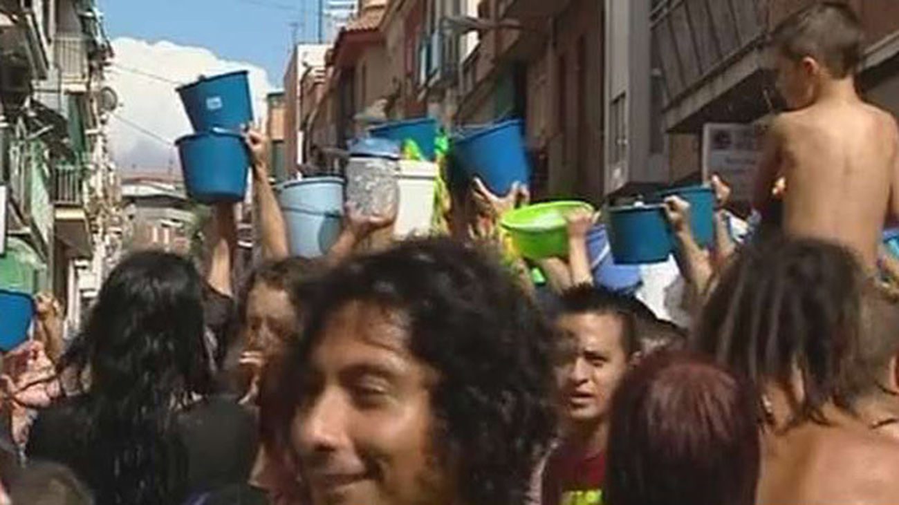 La Batalla naval de Vallekas, la gran fiesta del agua que se celebra todos los años en Vallecas