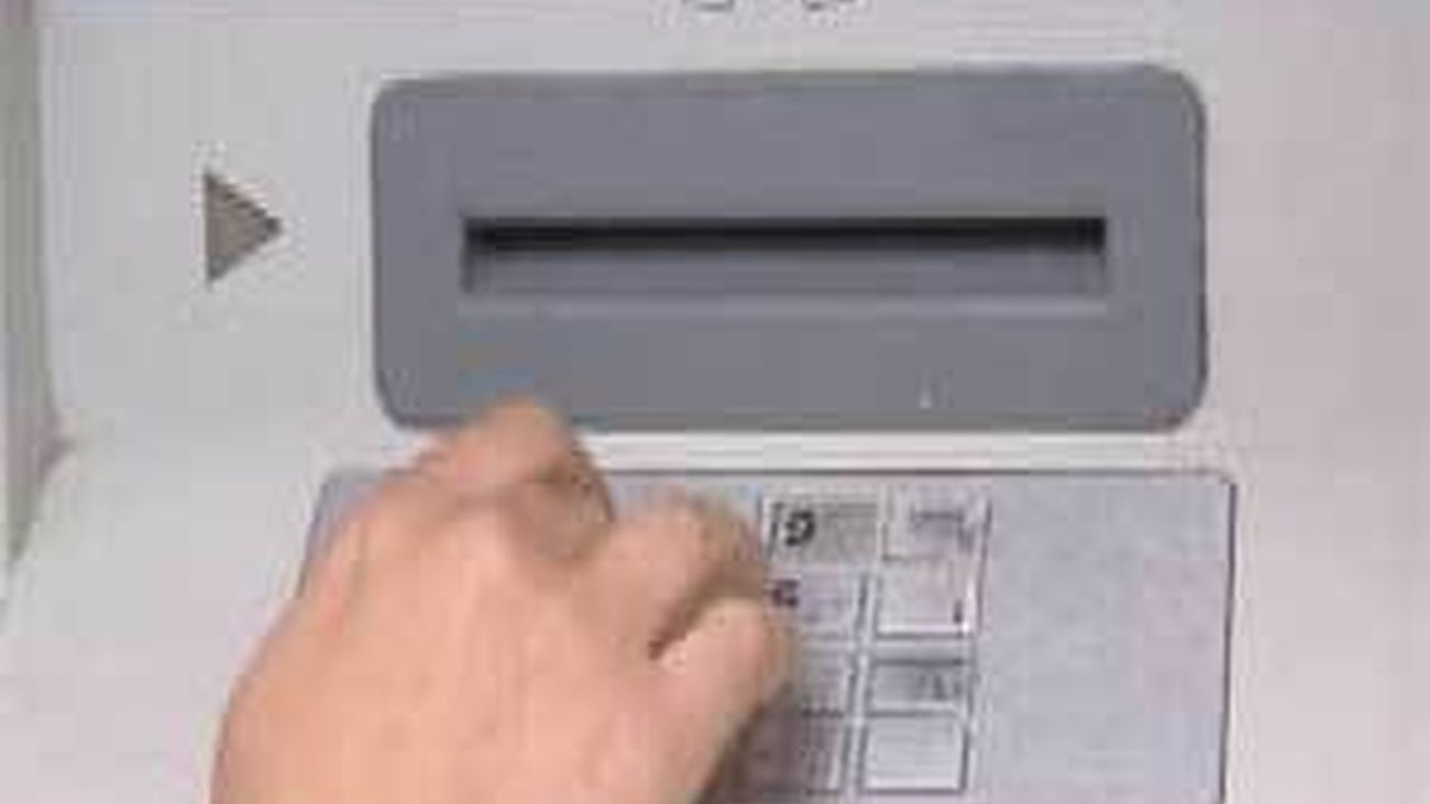 Cae una banda itinerante que cometió más de 120 estafas a ancianos en cajeros