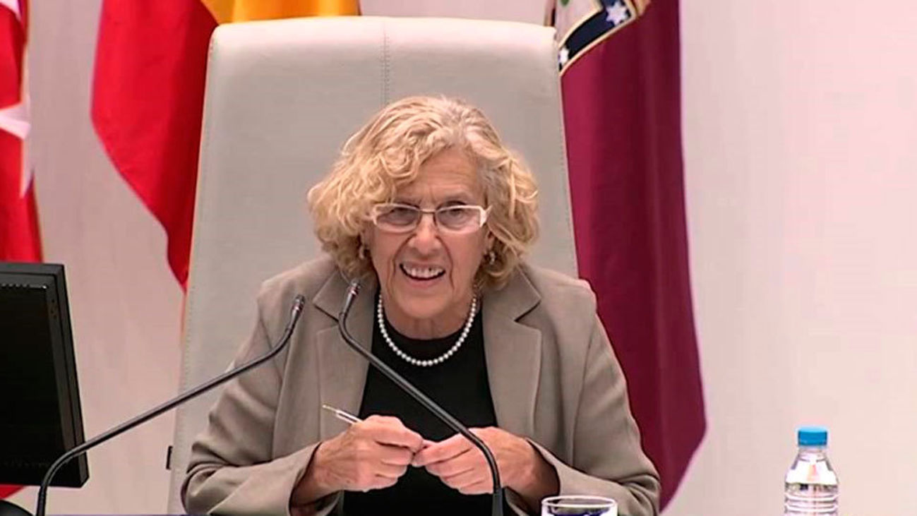 Carmena afirma que Madrid está más limpia pese al "calvario" de los contratos